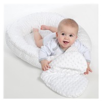 Luxus babafészek párnával és paplannal New Baby Minkyből Elefántok fehér-szürke